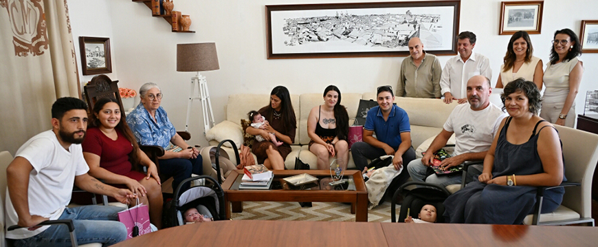 Programa "Nascer em Nisa" brinda mais quatro famílias do concelho bebes agosto